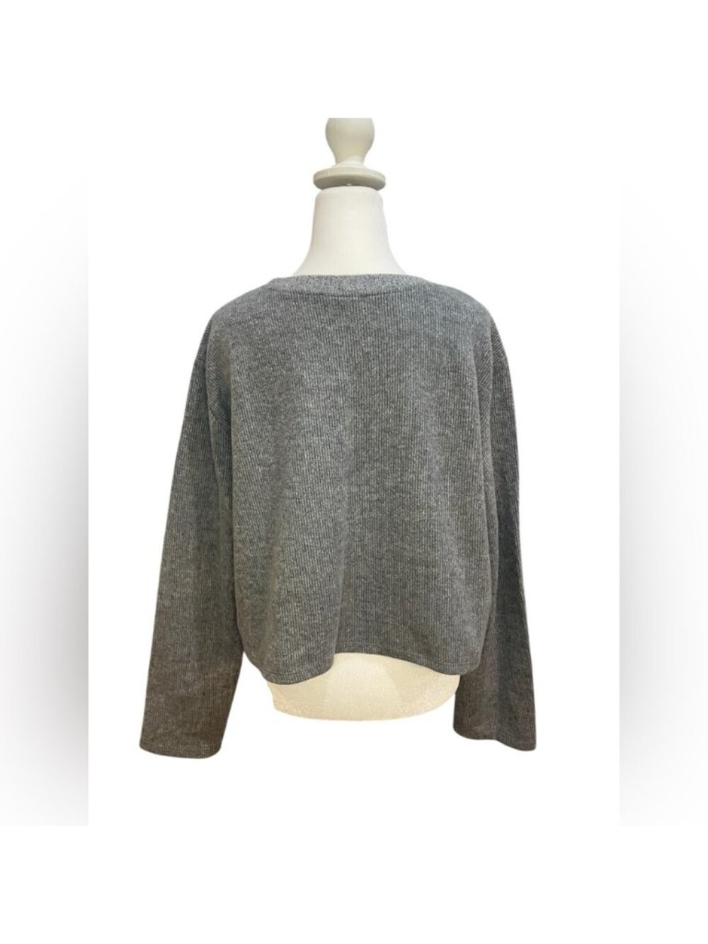 Gray Cropped Knit Sweater - Picture 2 of 3